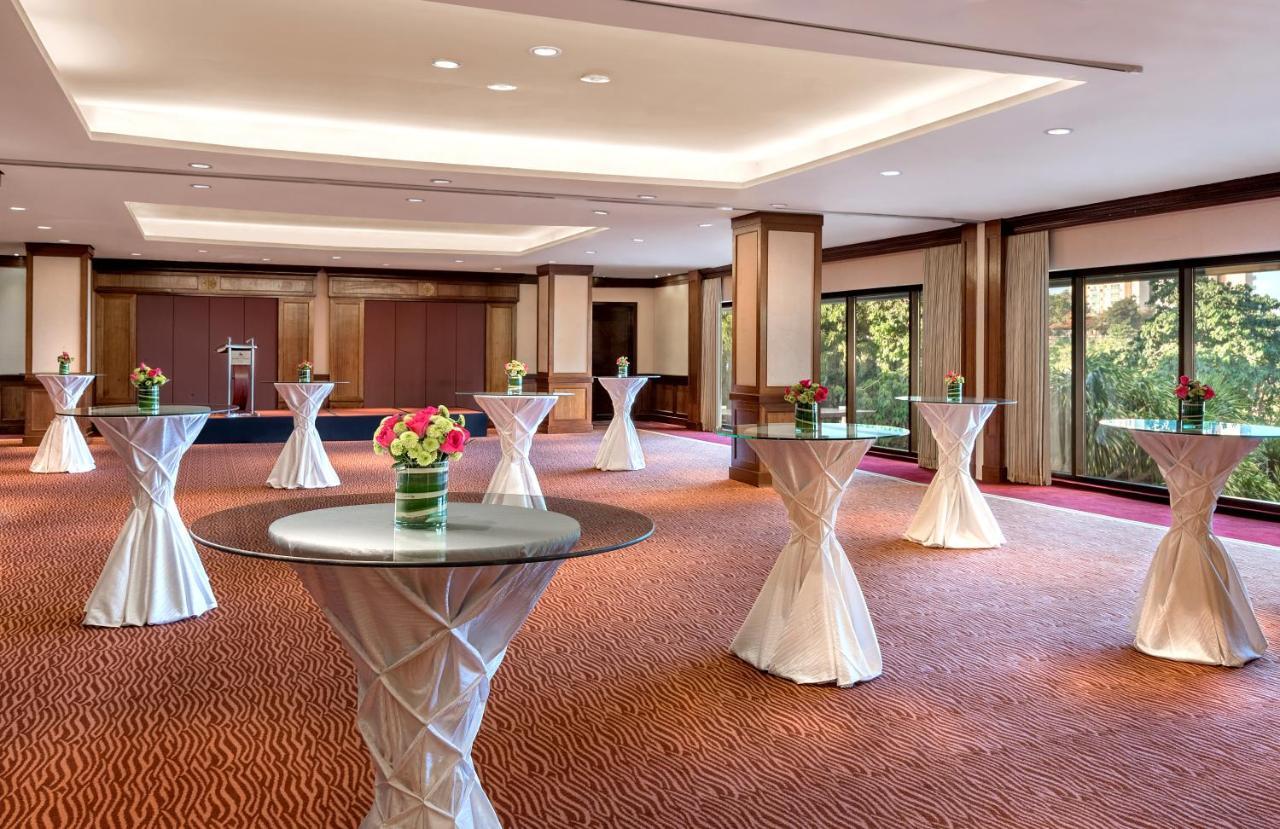 Готель Marco Polo Plaza Cebu Екстер'єр фото The Westin Mumbai